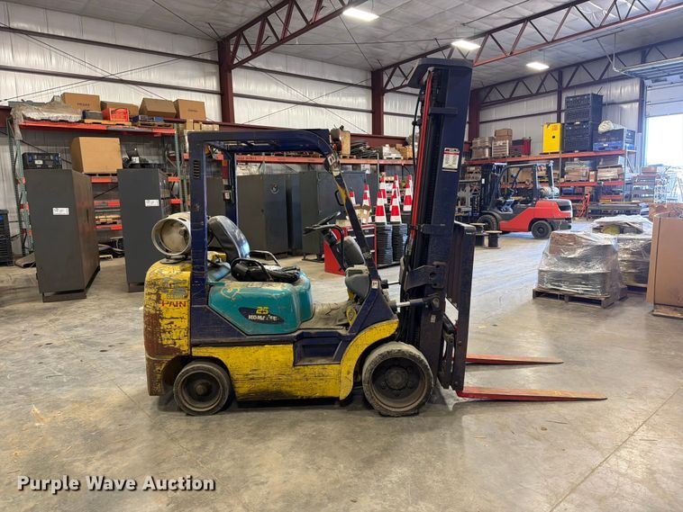 image for item DV2127 Komatsu FG25ST-12 forklift