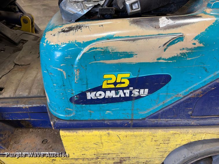 image for item DV2127 Komatsu FG25ST-12 forklift