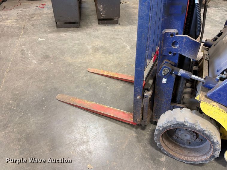 image for item DV2127 Komatsu FG25ST-12 forklift