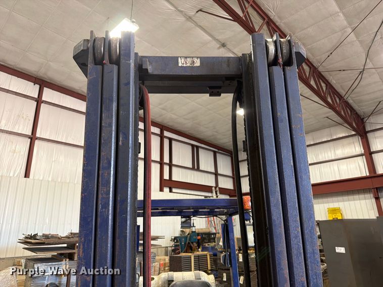 image for item DV2127 Komatsu FG25ST-12 forklift