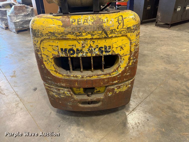 image for item DV2127 Komatsu FG25ST-12 forklift