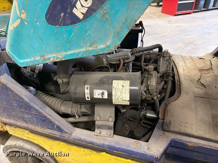 image for item DV2127 Komatsu FG25ST-12 forklift