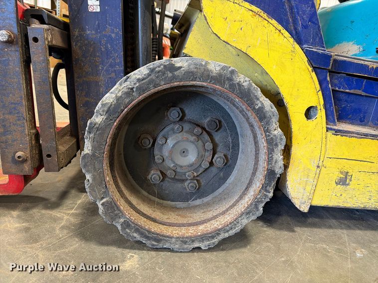 image for item DV2127 Komatsu FG25ST-12 forklift