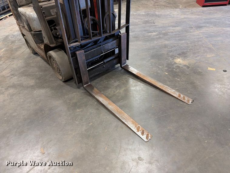 image for item DV2128 2004 Nissan MCPLO2A25JV forklift