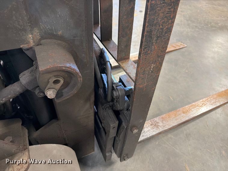 image for item DV2128 2004 Nissan MCPLO2A25JV forklift