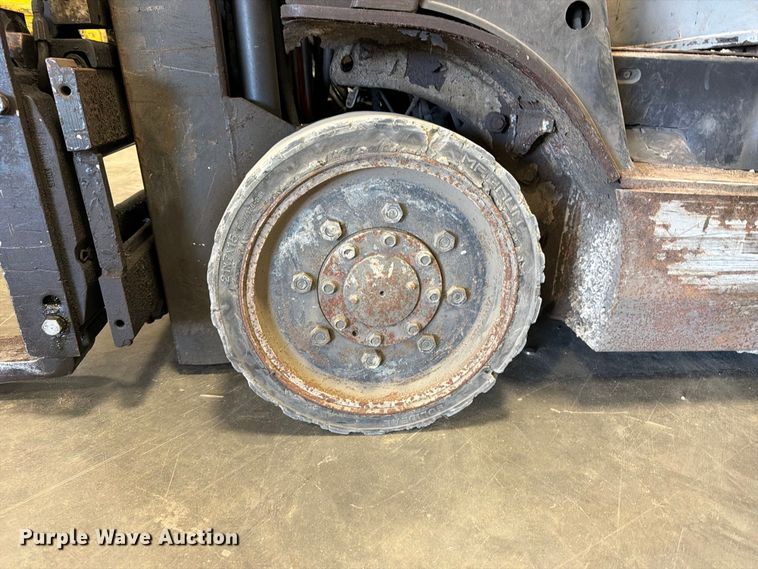 image for item DV2128 2004 Nissan MCPLO2A25JV forklift