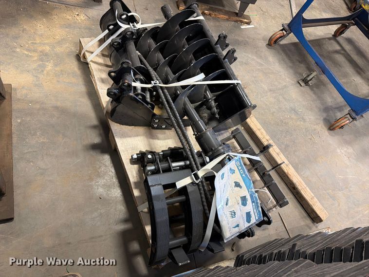 image for item DV2130 Mini excavator attachments