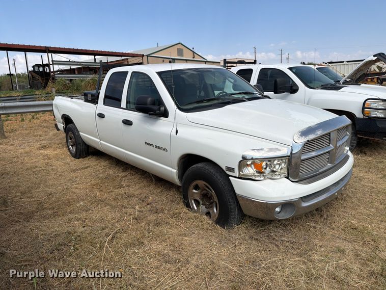 image for item DV8612 2003 Dodge Ram 2500 Crew Cab pickup truck
