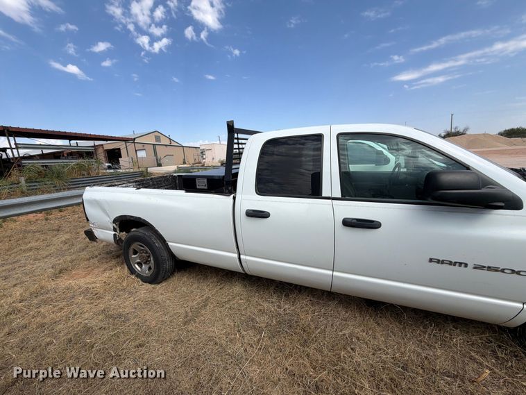 image for item DV8612 2003 Dodge Ram 2500 Crew Cab pickup truck