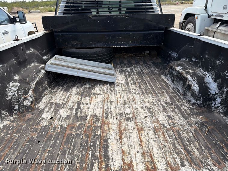 image for item DV8612 2003 Dodge Ram 2500 Crew Cab pickup truck