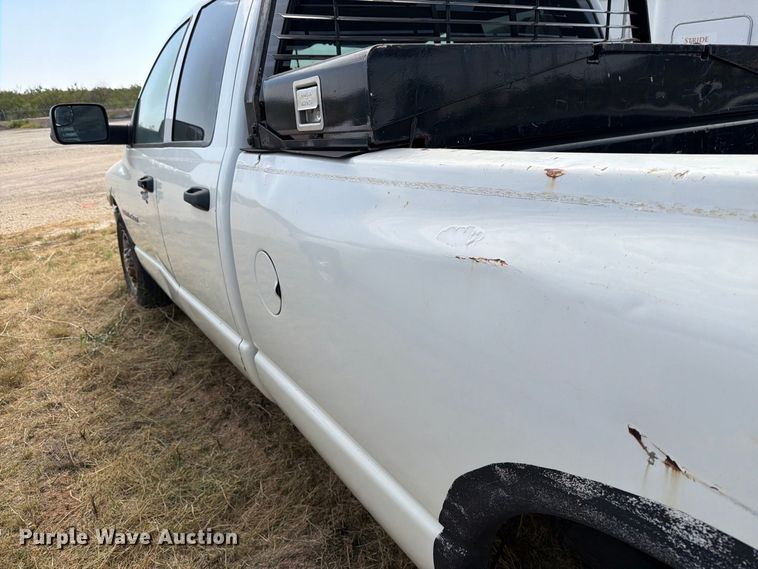 image for item DV8612 2003 Dodge Ram 2500 Crew Cab pickup truck