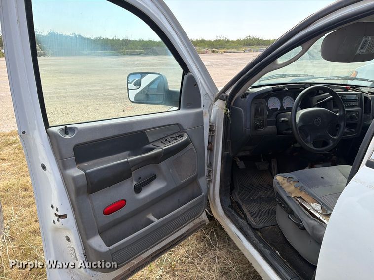 image for item DV8612 2003 Dodge Ram 2500 Crew Cab pickup truck