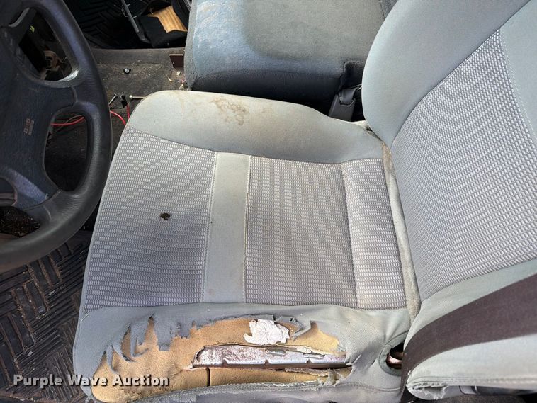 image for item DV8612 2003 Dodge Ram 2500 Crew Cab pickup truck