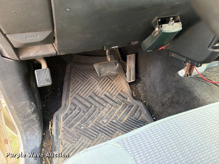 image for item DV8612 2003 Dodge Ram 2500 Crew Cab pickup truck