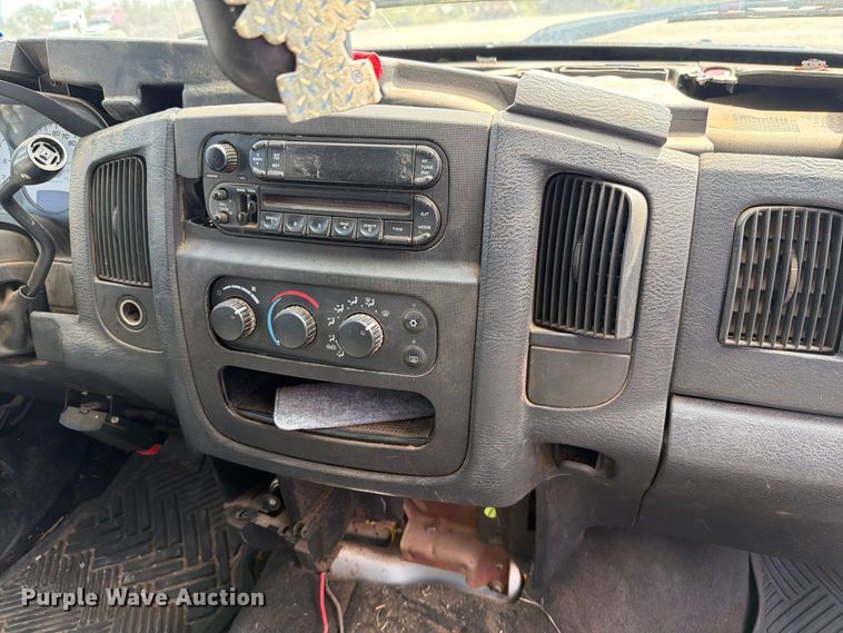 image for item DV8612 2003 Dodge Ram 2500 Crew Cab pickup truck