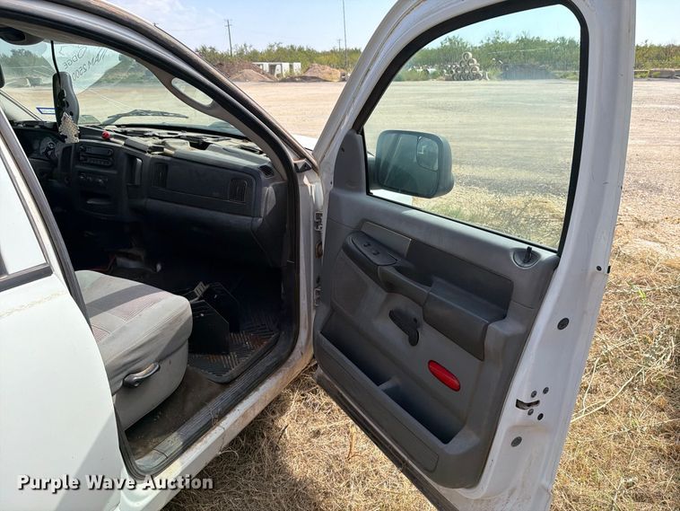 image for item DV8612 2003 Dodge Ram 2500 Crew Cab pickup truck