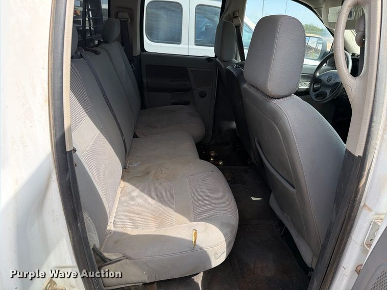 image for item DV8612 2003 Dodge Ram 2500 Crew Cab pickup truck