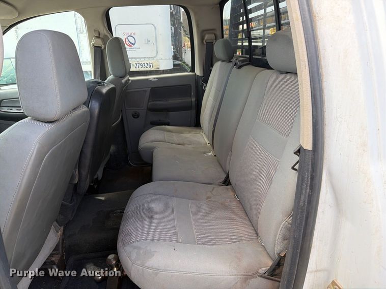 image for item DV8612 2003 Dodge Ram 2500 Crew Cab pickup truck