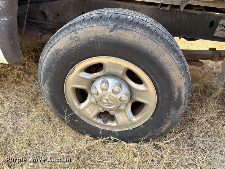 image for item DV8612 2003 Dodge Ram 2500 Crew Cab pickup truck