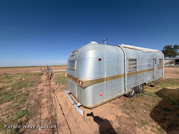image for item DV8673 1970 Streamline Regency camper
