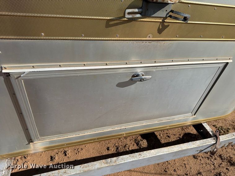 image for item DV8673 1970 Streamline Regency camper
