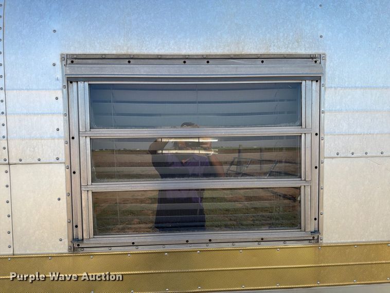 image for item DV8673 1970 Streamline Regency camper