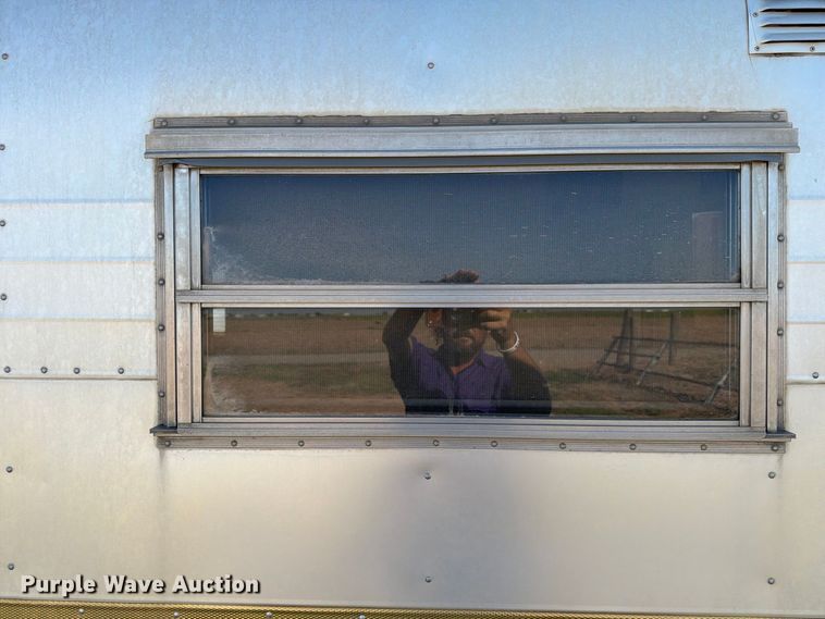 image for item DV8673 1970 Streamline Regency camper