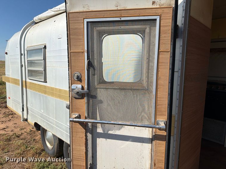 image for item DV8673 1970 Streamline Regency camper