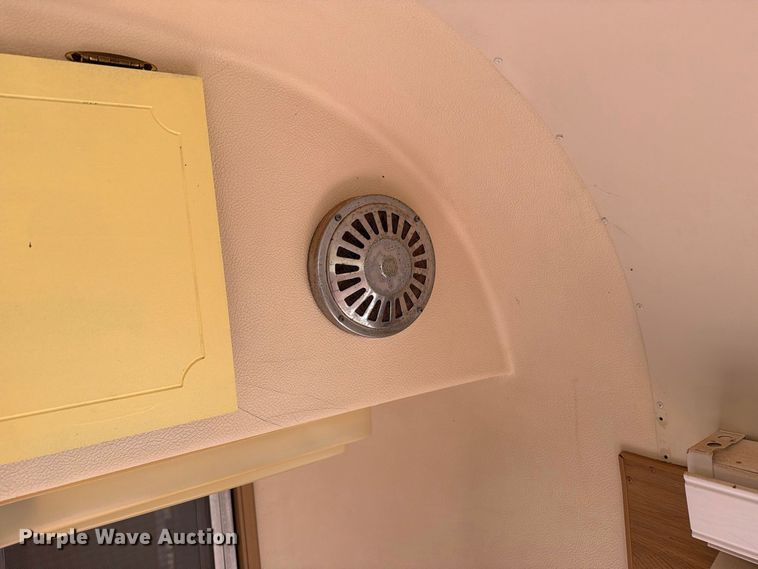 image for item DV8673 1970 Streamline Regency camper