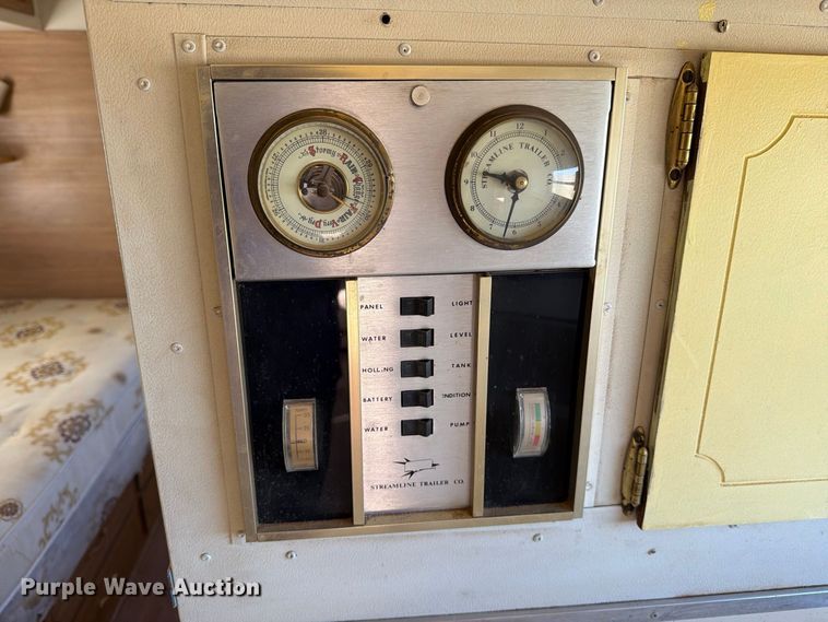 image for item DV8673 1970 Streamline Regency camper