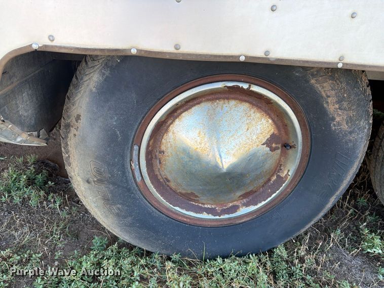 image for item DV8673 1970 Streamline Regency camper