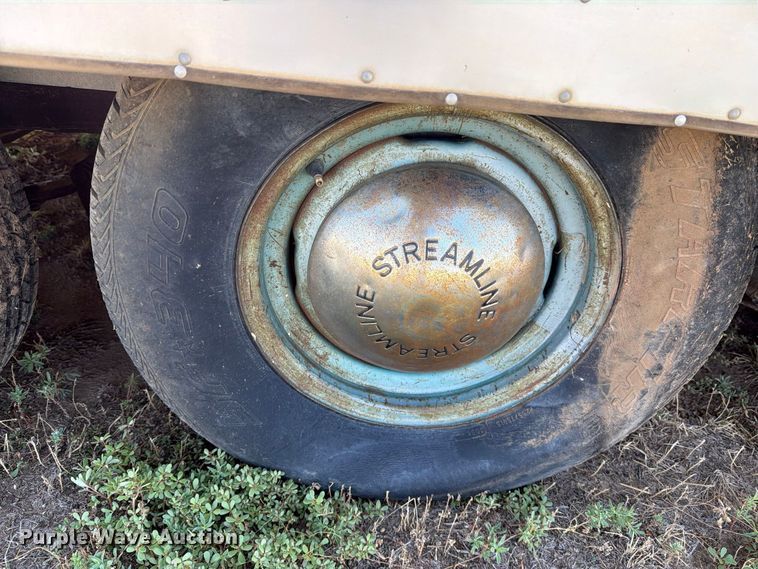 image for item DV8673 1970 Streamline Regency camper