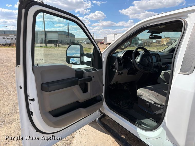 image for item DV8737 2021 Ford F-250 pickup truck