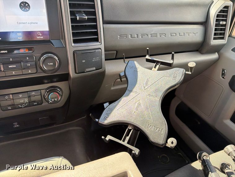 image for item DV8737 2021 Ford F-250 pickup truck