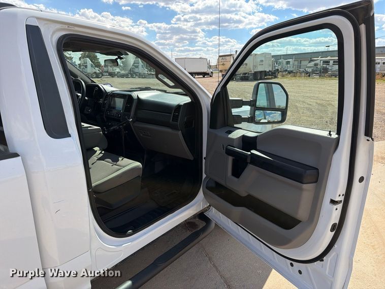 image for item DV8737 2021 Ford F-250 pickup truck