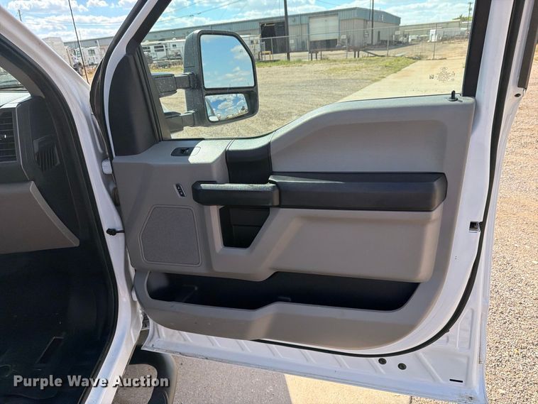 image for item DV8737 2021 Ford F-250 pickup truck