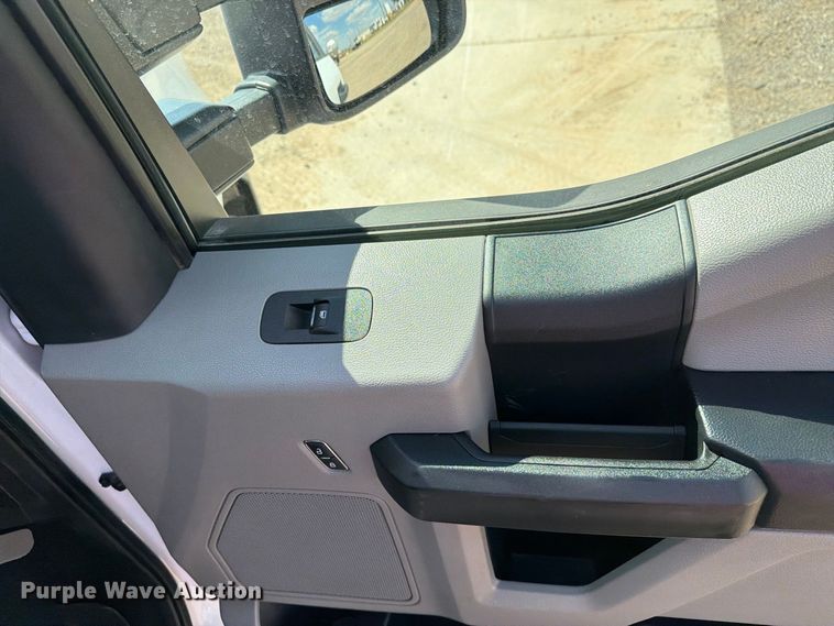 image for item DV8737 2021 Ford F-250 pickup truck