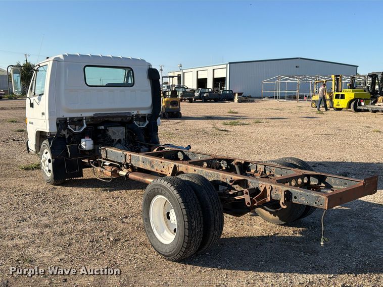 image for item DV8743 1994 Chevrolet Tiltmaster W4 truck cab and chassis