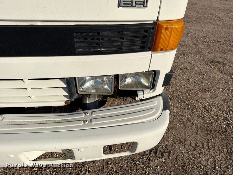 image for item DV8743 1994 Chevrolet Tiltmaster W4 truck cab and chassis