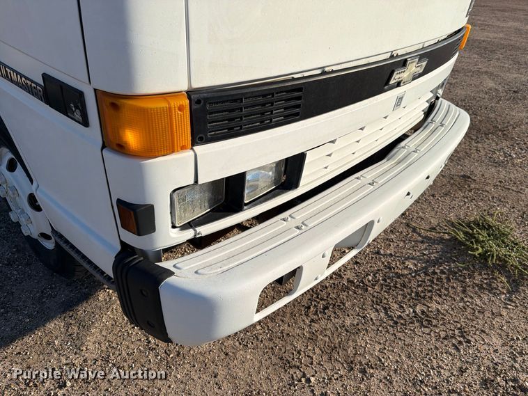 image for item DV8743 1994 Chevrolet Tiltmaster W4 truck cab and chassis