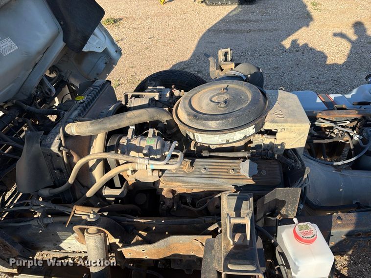 image for item DV8743 1994 Chevrolet Tiltmaster W4 truck cab and chassis