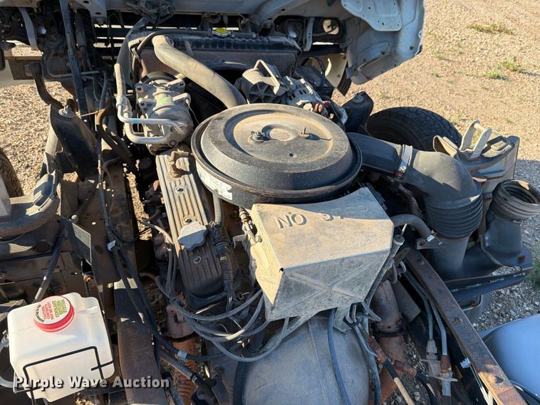 image for item DV8743 1994 Chevrolet Tiltmaster W4 truck cab and chassis