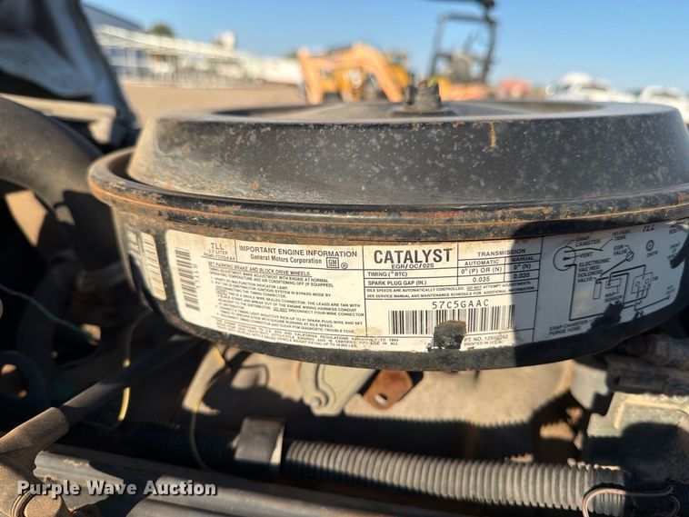 image for item DV8743 1994 Chevrolet Tiltmaster W4 truck cab and chassis