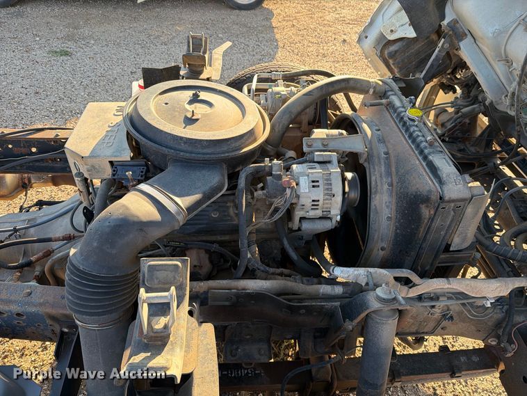 image for item DV8743 1994 Chevrolet Tiltmaster W4 truck cab and chassis