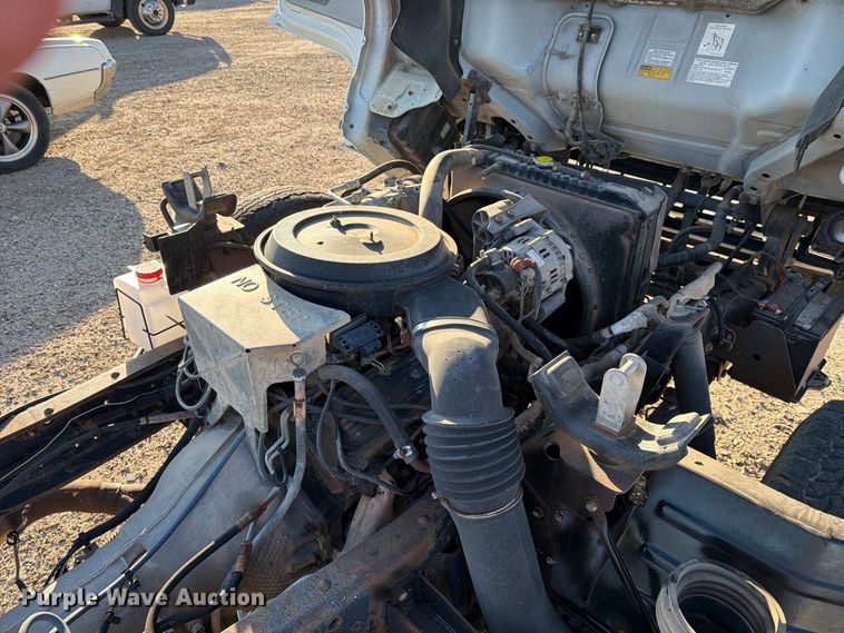 image for item DV8743 1994 Chevrolet Tiltmaster W4 truck cab and chassis