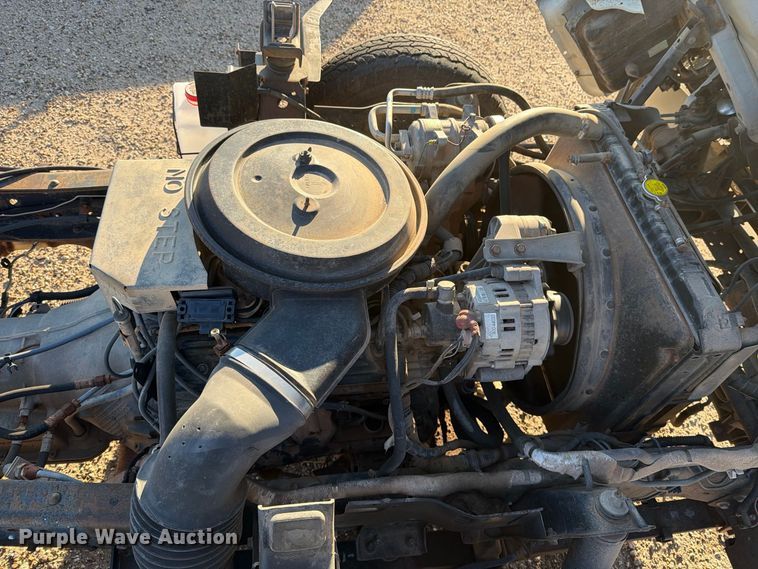 image for item DV8743 1994 Chevrolet Tiltmaster W4 truck cab and chassis