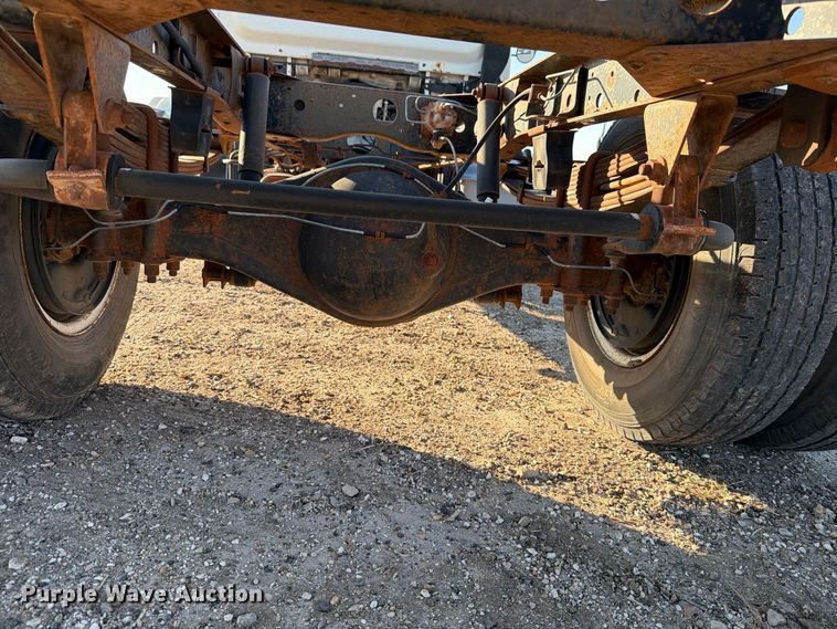 image for item DV8743 1994 Chevrolet Tiltmaster W4 truck cab and chassis