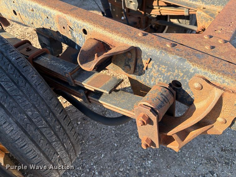 image for item DV8743 1994 Chevrolet Tiltmaster W4 truck cab and chassis