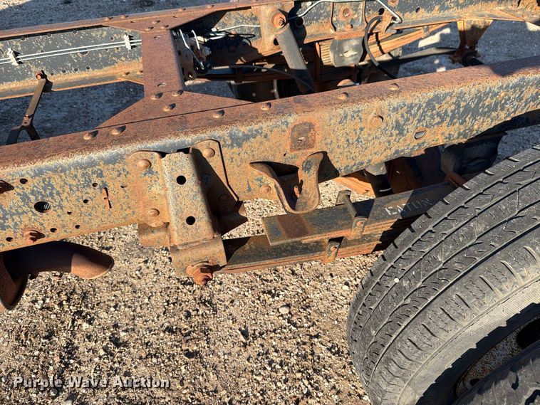 image for item DV8743 1994 Chevrolet Tiltmaster W4 truck cab and chassis