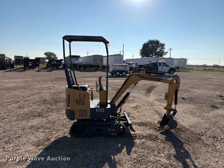 image for item DV8745 AGT industrial H12 mini excavator